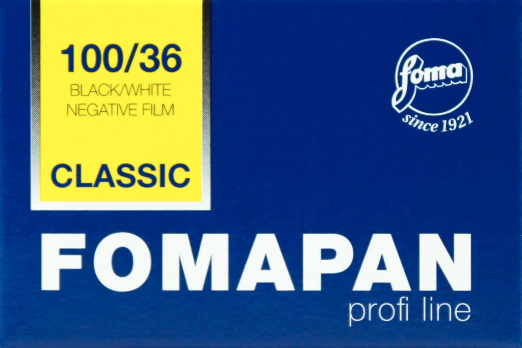 Foma Fomapan 100 Classic Black and White Negative Film (35mm Roll Film, 36 Exposures)